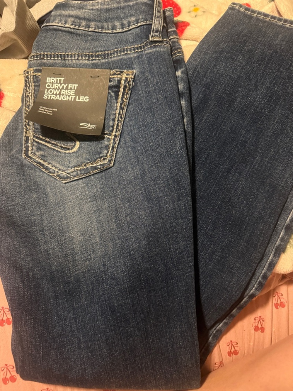 Silver Jeans Britt Curvy Fit Straight Leg low rise w/ distress NWT Size W27 L31
